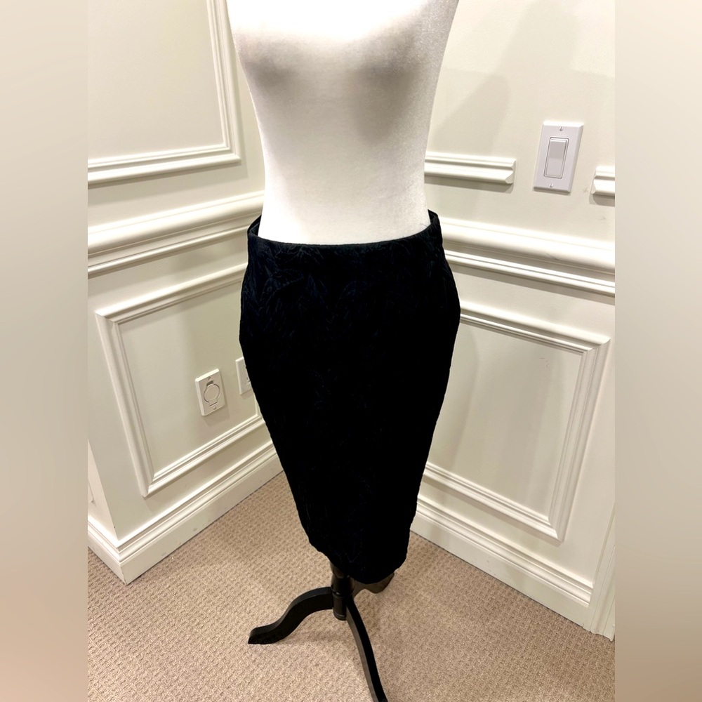 Arthur mendoca pencil skirt with POCKETS. Size 4. Very cute